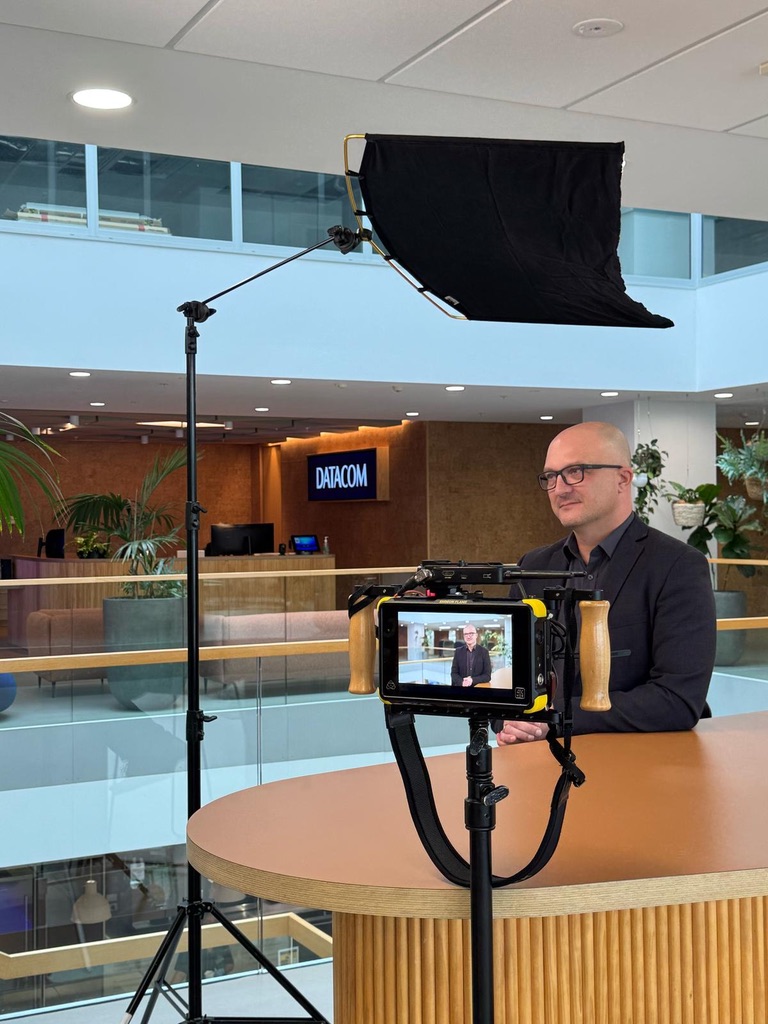Fabien Degueldre being filmed for the Datacom and Logitech interview
